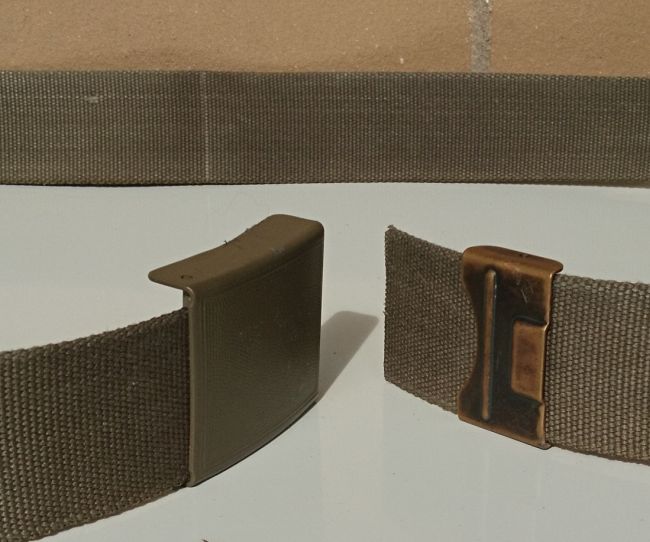 Koppel, steingrau-oliv.