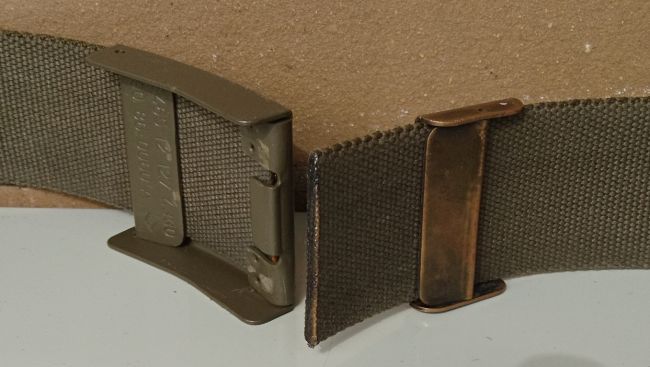 Koppel, steingrau-oliv.