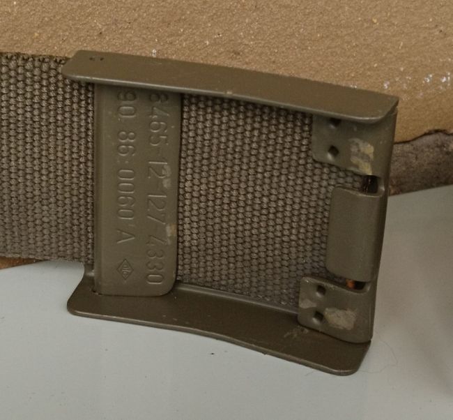 Koppel, steingrau-oliv.