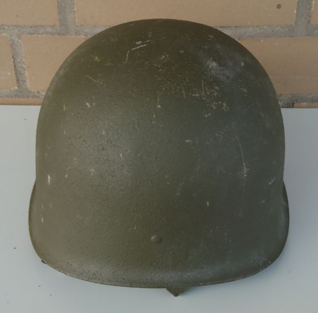 Stahlhelm, einteilig.