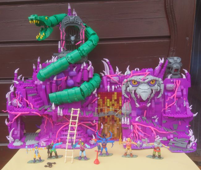 HHD16 Snake Mountain HHD16 Snake Mountain